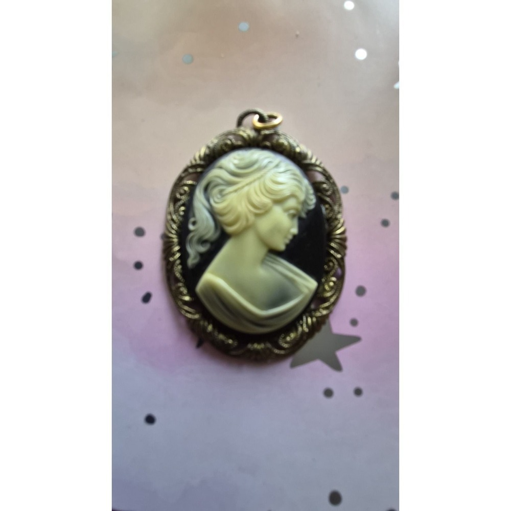 Vintage Style Cameo Pendant Antique Gold Tone Filigree Frame Black Cream Oval